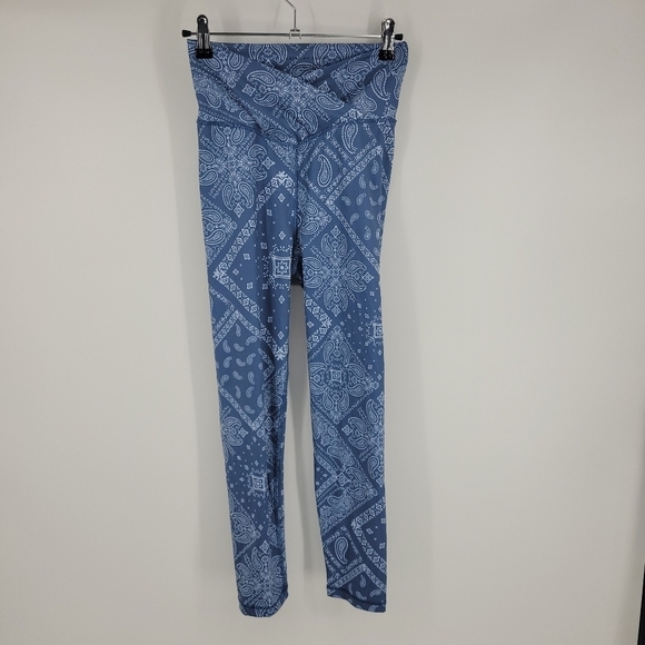 American Eagle Blue Bandana Everything Leggings  Size Small - Picture 4 of 17